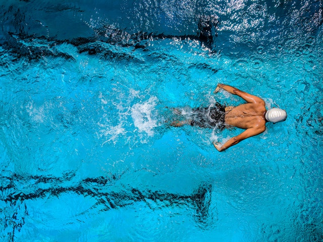 ¿Por qué es importante la técnica en la natación?